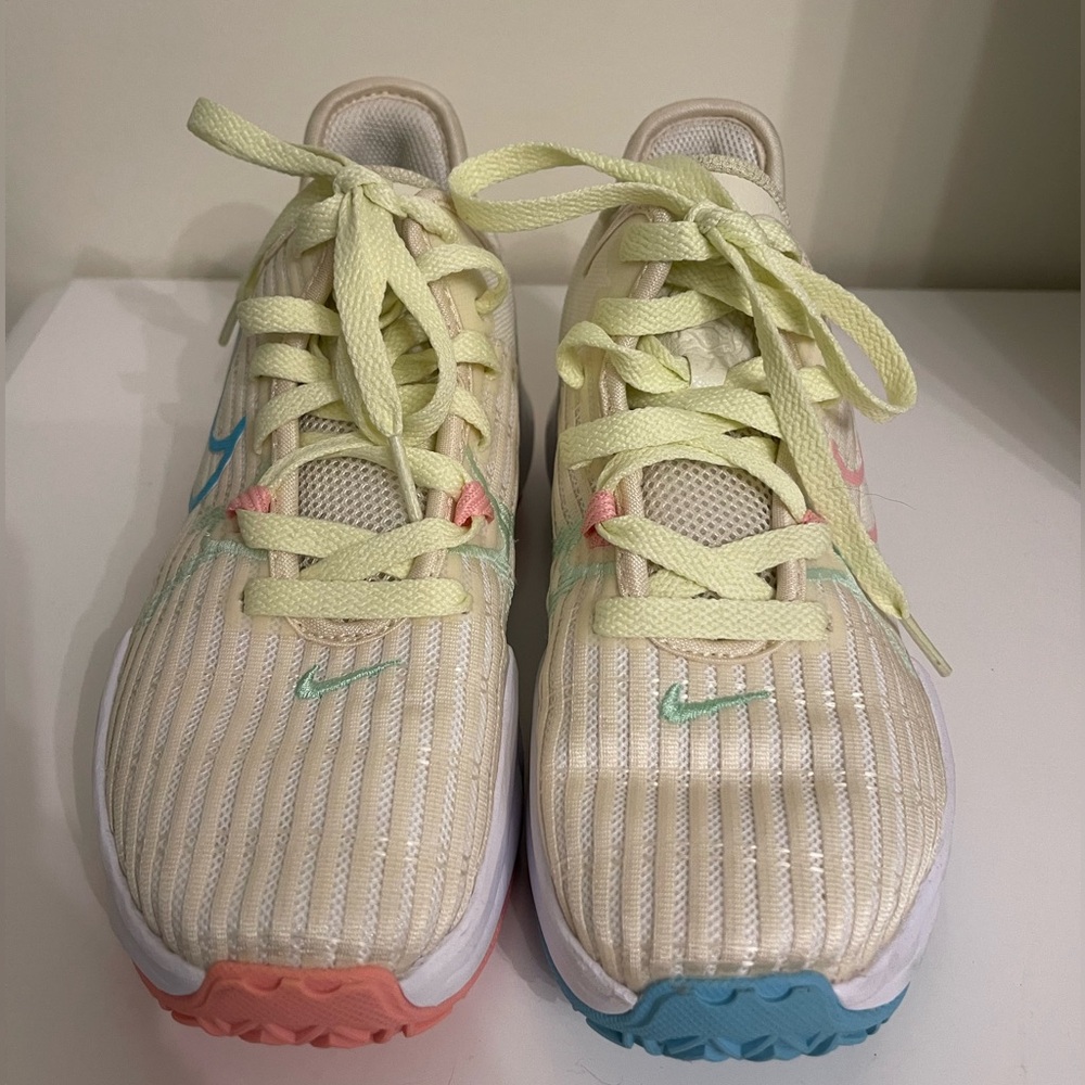 Nike LeBron Witness 6 'Easter' volleyball shoes